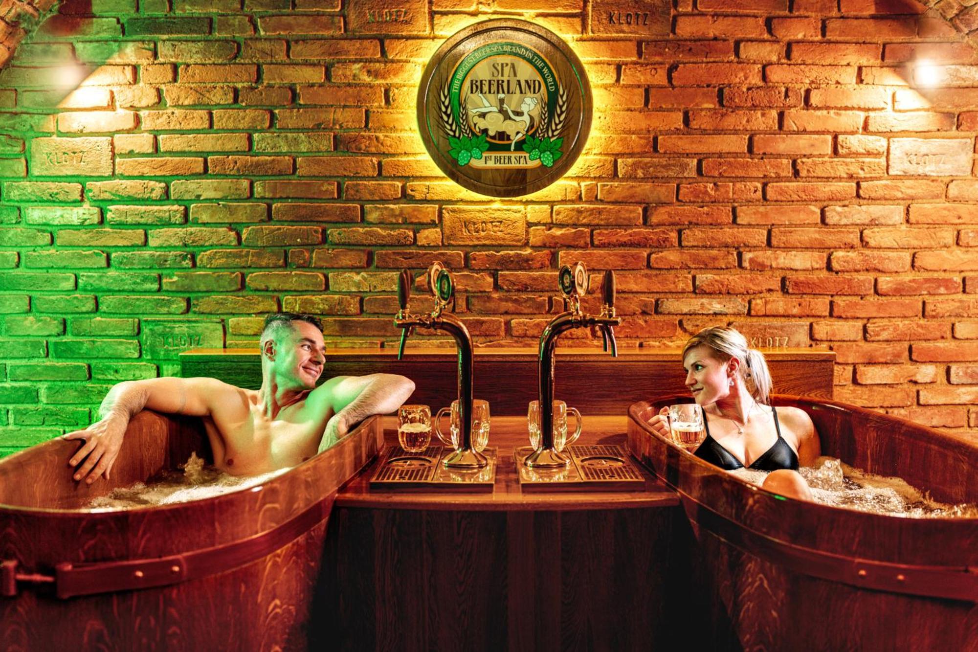 Spa Beerland - At The Golden Lamb Pilsen Exterior photo
