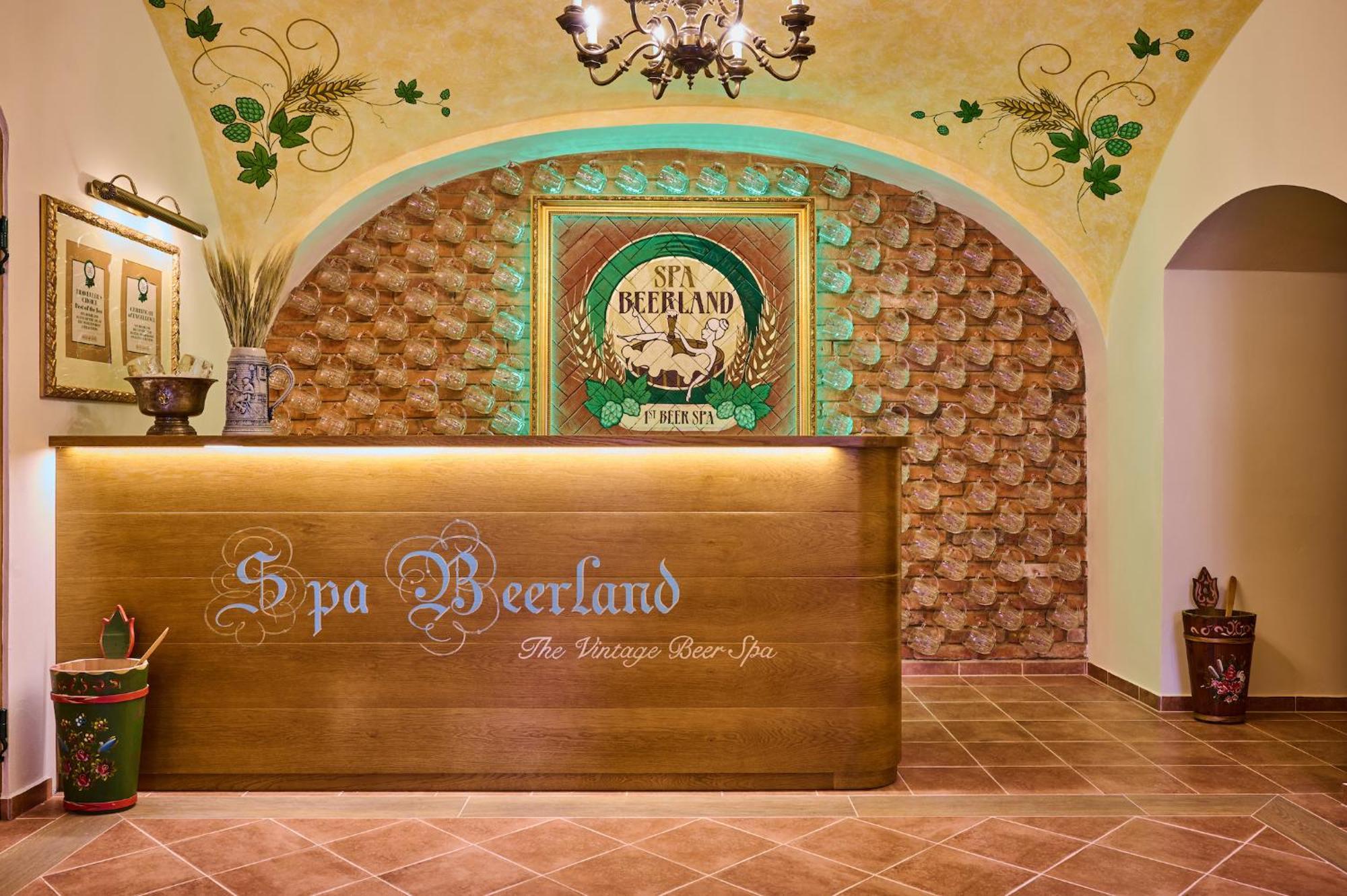 Spa Beerland - At The Golden Lamb Pilsen Exterior photo